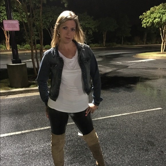 Meet your Poshers Dave and Linda - Picture 8 of 11